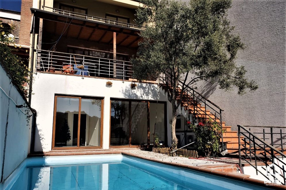 Me Qera Villa 3 beds + livingroom + kitchen Residential complex near the lake of Tirana Tirane