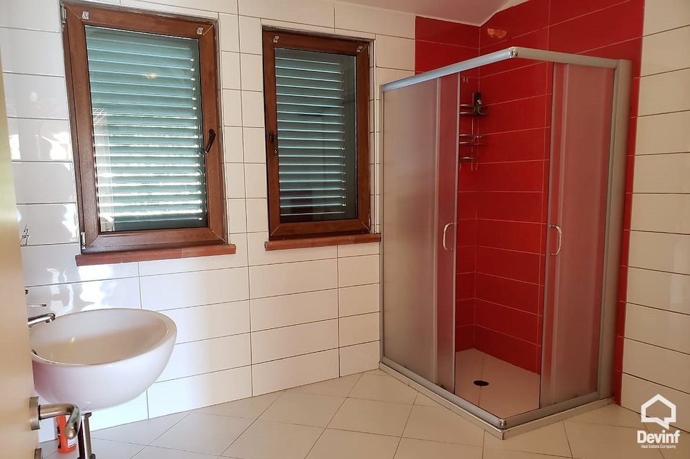 Tirane Qera Vile 3+1+G Kompleks Rezidencial, prane Liqenit te Tiranes vile kompleks rezidencial