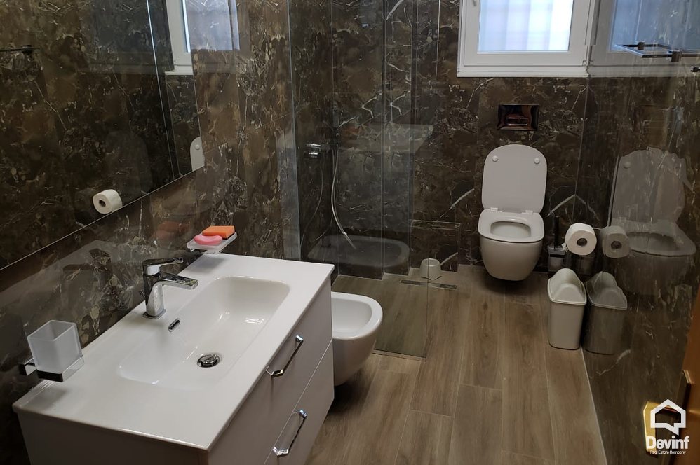 Tirane Qera Zyre 1+1+A Zyre ne zonen e Bllokut zyre
