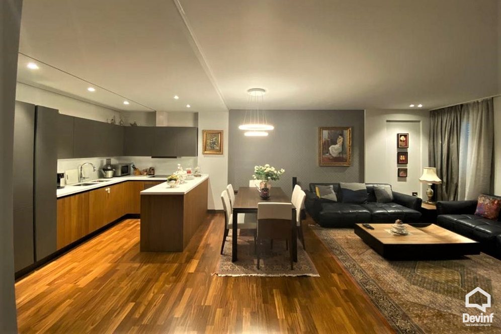 Tirane Qera Apartament 3+1+A Apartament ne zonen e Bllokut apartament
