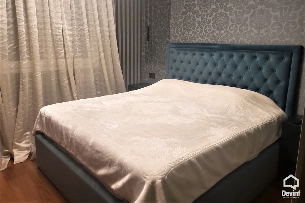 Tirane Qera Apartament 3+1+A Apartament ne zonen e Bllokut apartament