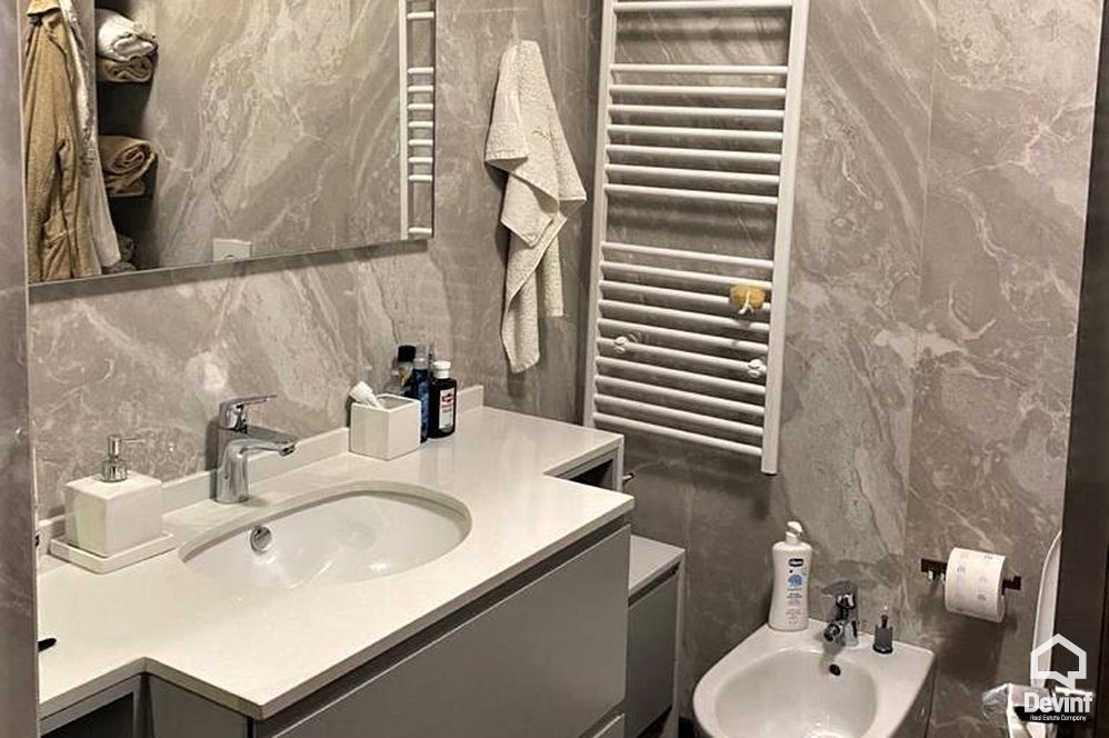 Tirane Qera Apartament 3+1+A Apartament ne zonen e Bllokut apartament