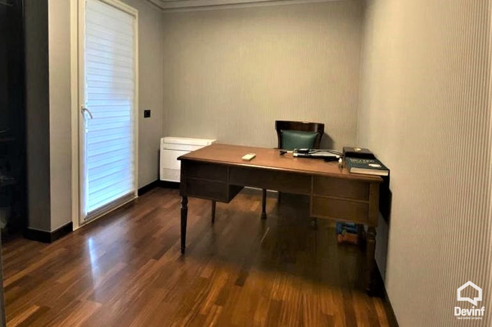 Tirane Qera Apartament 3+1+A Apartament ne zonen e Bllokut apartament