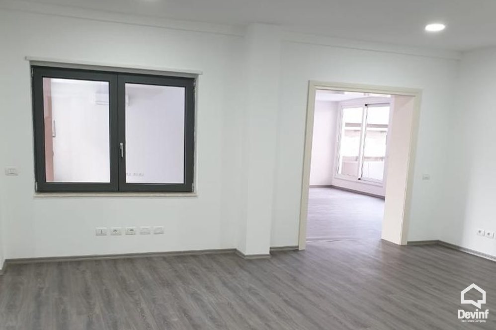 Tirane Qera Zyre  Zyre ne Rr. Muhamet Gjollesha zyre