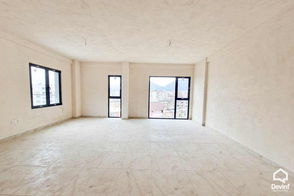 Tirane Shitje Apartament 3+1 Rruga Todi Shkurit, prane Kompleksit Grand apartament penthouse