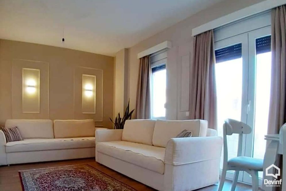 Me Qera Apartament  Ne qytetin e Korces, prane Bulevardit Republika Korce