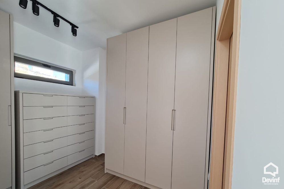 Tirane Shitje Vile 3+1+A Vile ne nje kompleks vilash ne komunen e Petreles, pozicionuar prane TEG vile kompleks rezidencial
