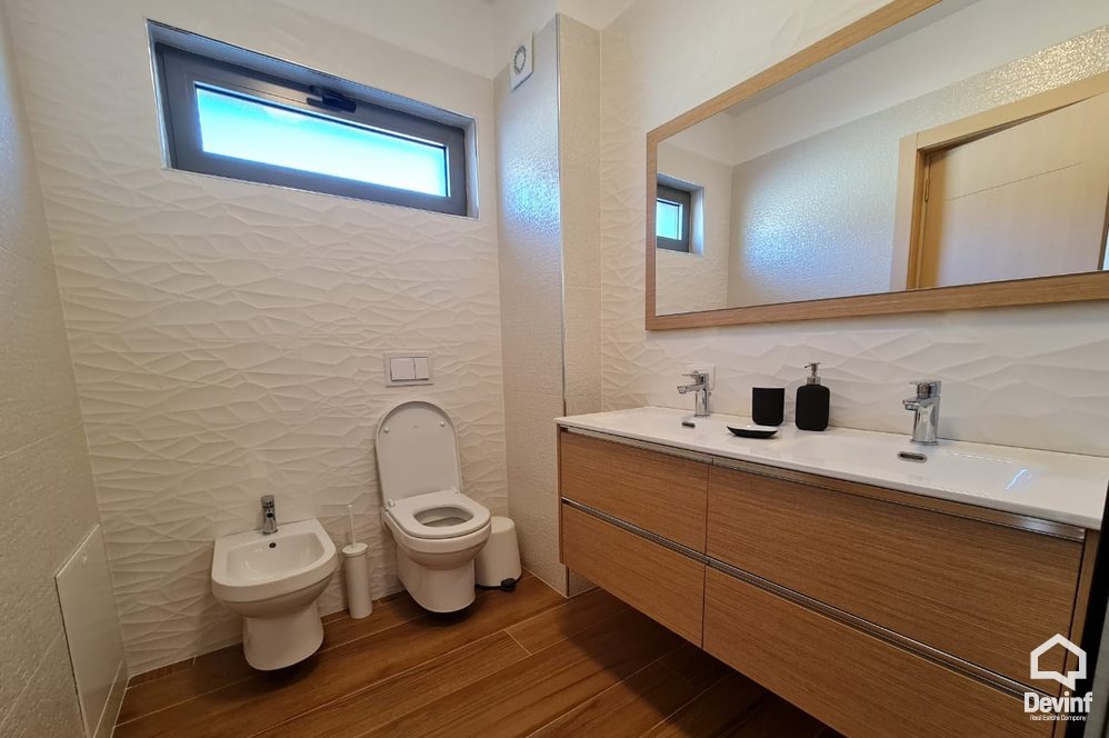 Tirane Qera Vile  Kompleks banimi ne periferi te Tiranes, zona e Farkes vile kompleks rezidencial