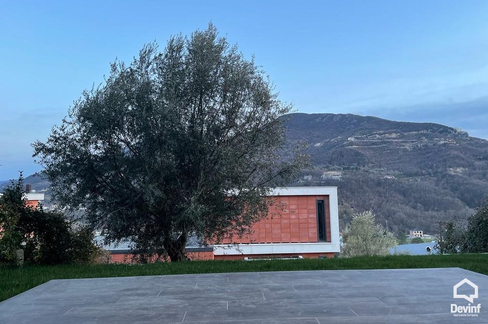 Tirane For Rent Villa 3+1 House in a residential compound in Petrela District, positioned close to Tirana East Gate Villa Residential Complex