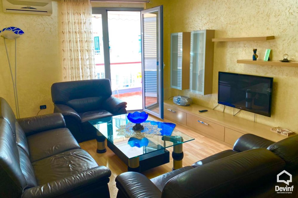Tirane Qera Apartament 1+1+A Pallati i ri prane ish Ekspozites Shqiperia Sot. apartament