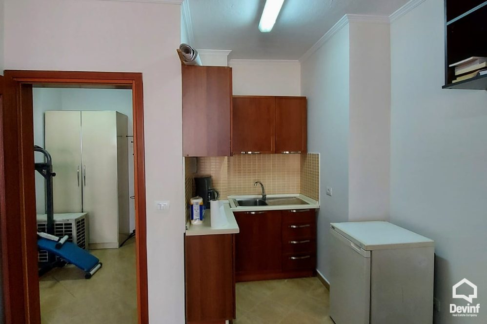 Tirane Qera Zyre 1+1+A Zyre prane ish Ekspozites Shqiperia Sot apartament