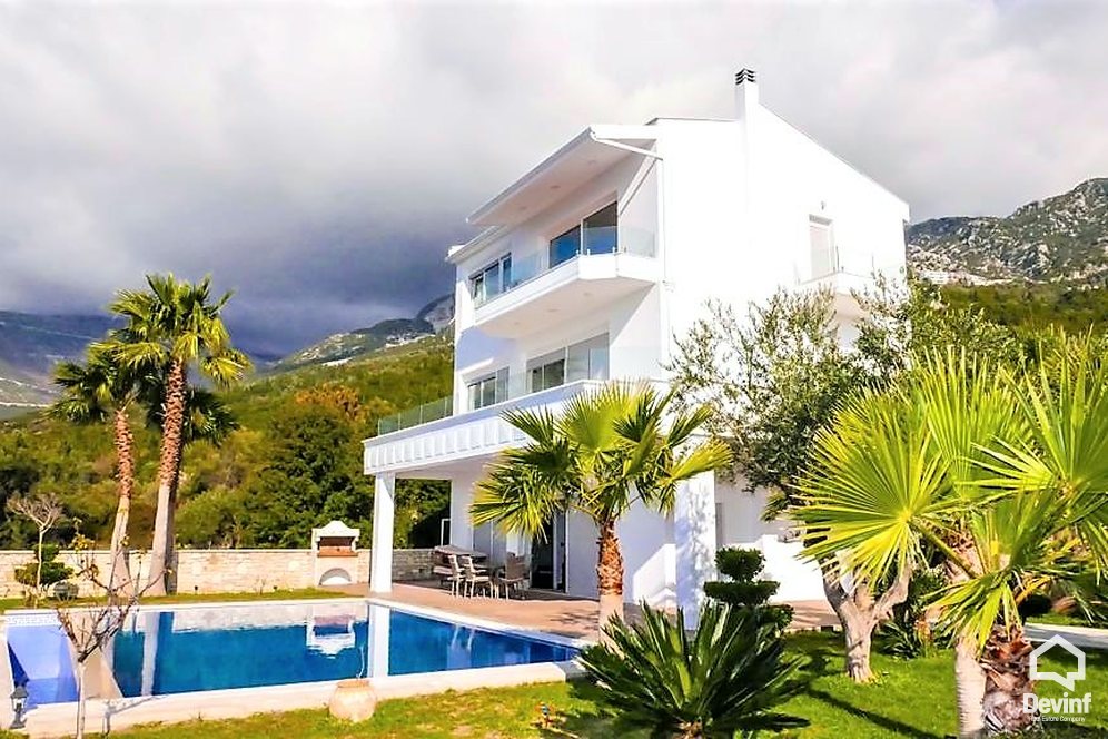 Ne Shitje Villa  Drymades, Vlore. Vlore