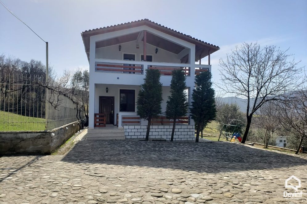 Ne Shitje Vile 3+1+A Fshati Pellumbas Tirane
