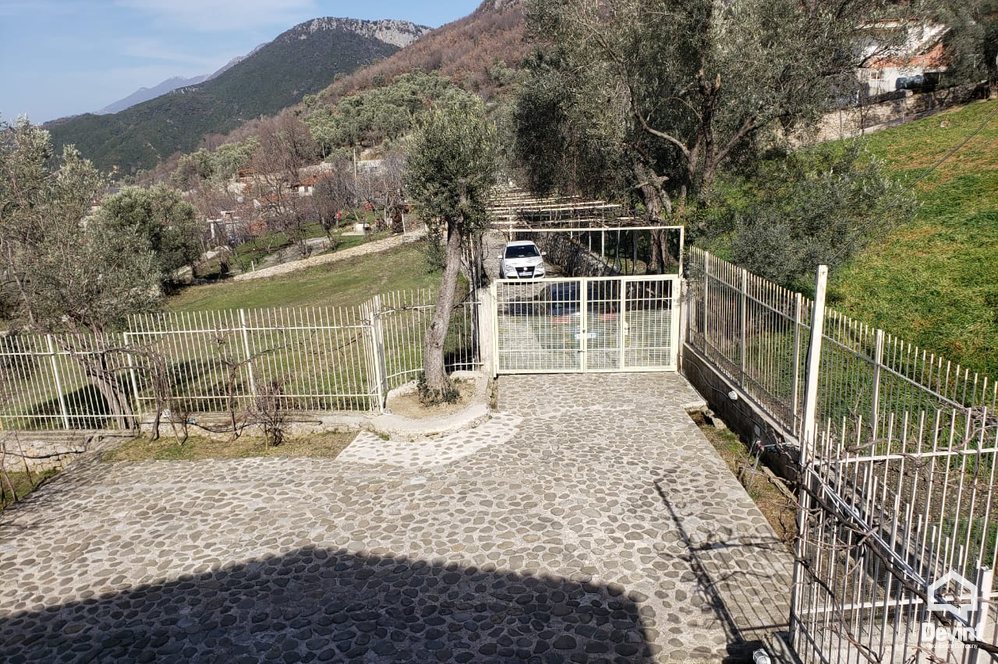 Tirane For Sale Villa 3+1+A Pellumbas area Villa