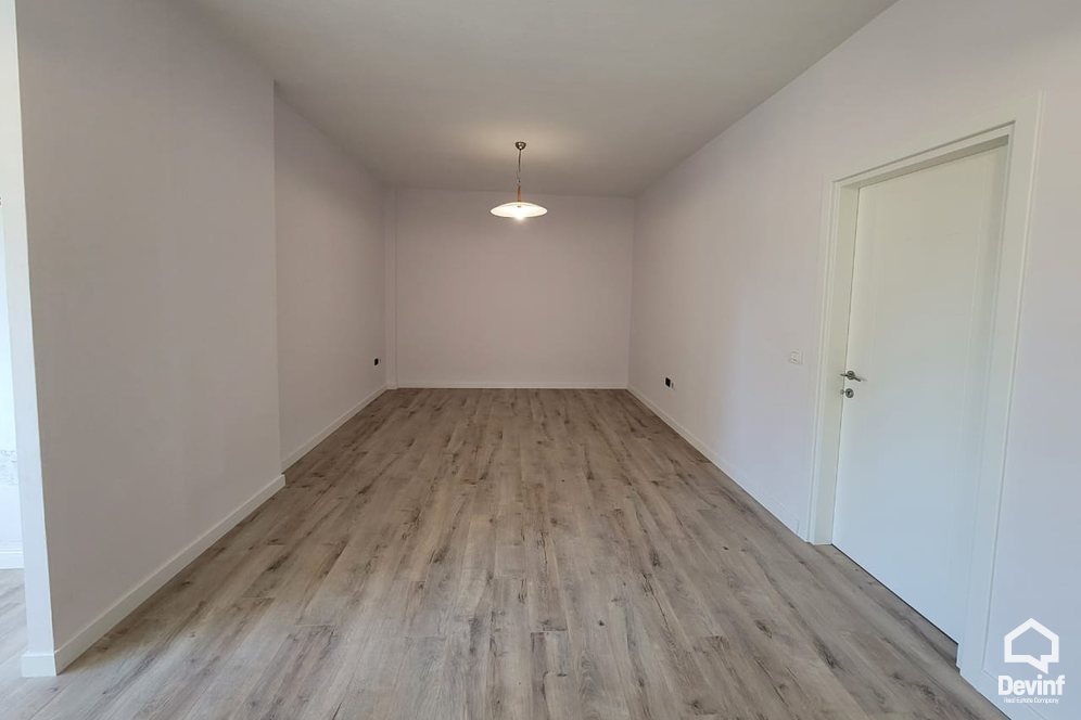 Ne Shitje Apartament 3+1+A Zona e ish-Bllokut. Tirane