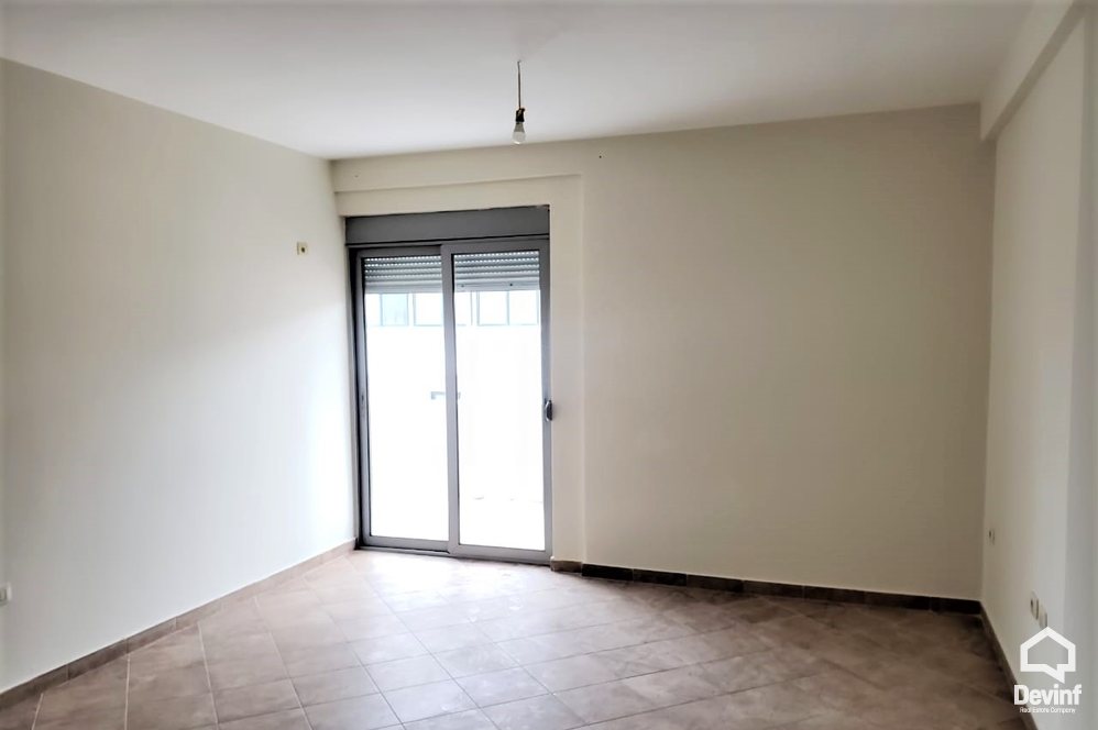 Tirane Qera Apartament 1+1+A Ne zonen e Yzberishtit, prane pallateve Cabej apartament