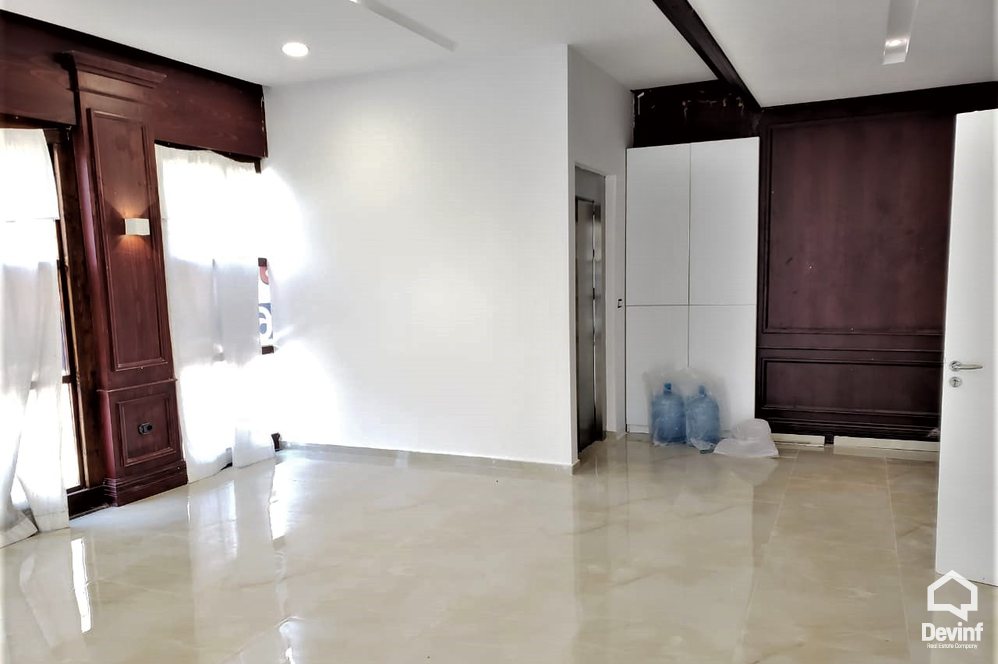 Tirane Qera Dyqan  Ambjent biznesi prane Rr. Myslym Shyri zyre klinike dentare qender estetike