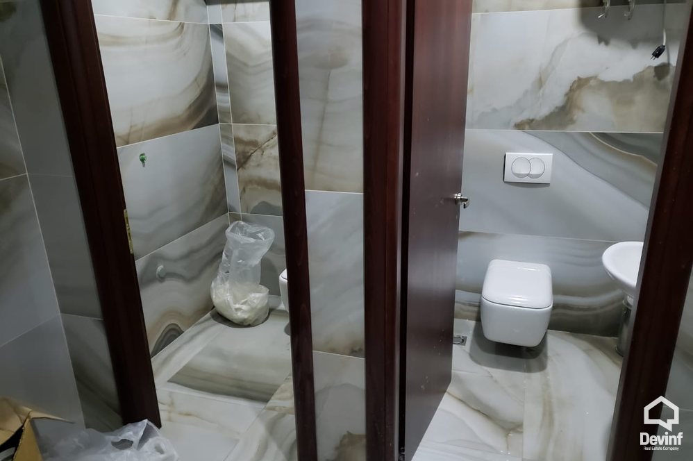 Tirane Qera Dyqan  Ambjent biznesi prane Rr. Myslym Shyri zyre klinike dentare qender estetike