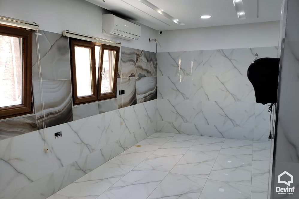 Tirane Qera Dyqan  Ambjent biznesi prane Rr. Myslym Shyri zyre klinike dentare qender estetike