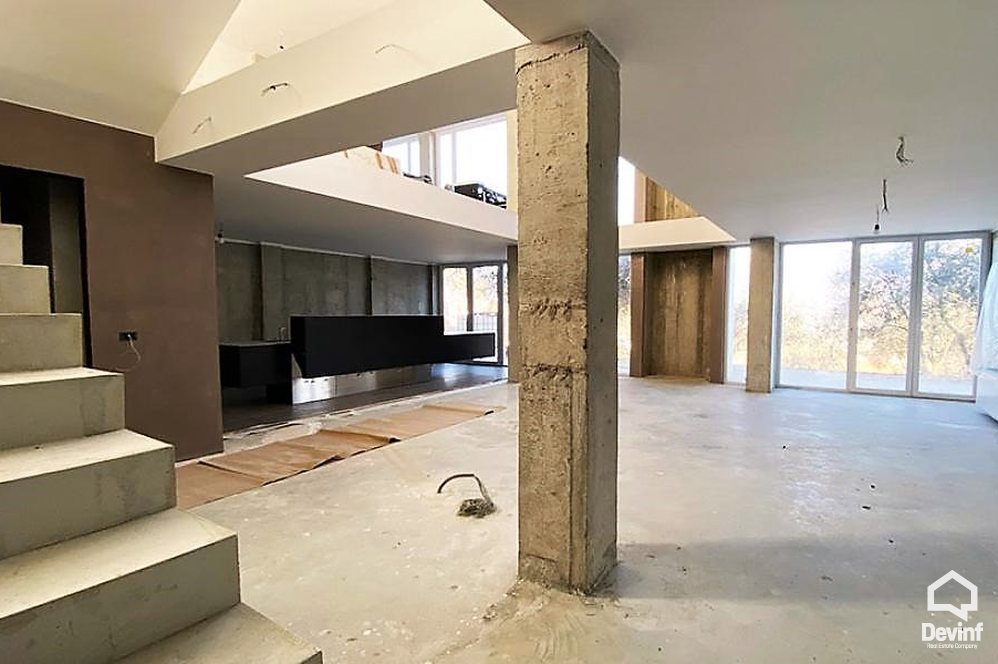 Tirane Shitje Vile  prane Qendres Tregtare TEG vile