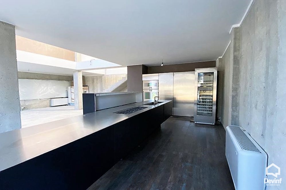 Tirane Shitje Vile  prane Qendres Tregtare TEG vile