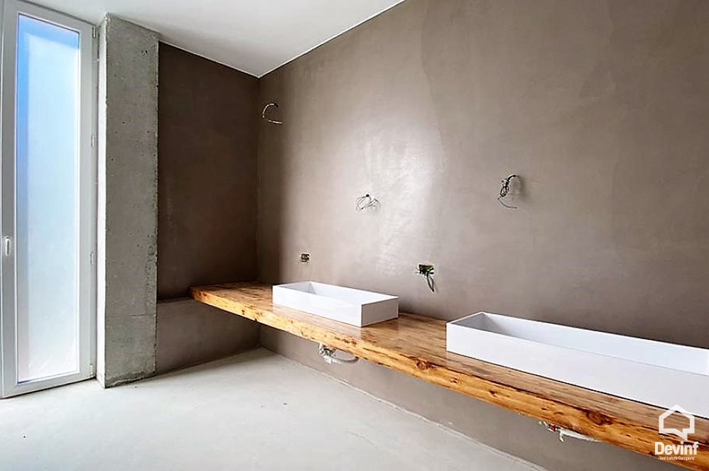 Tirane Shitje Vile  prane Qendres Tregtare TEG vile