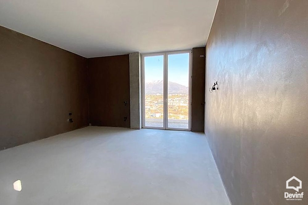 Tirane Shitje Vile  prane Qendres Tregtare TEG vile