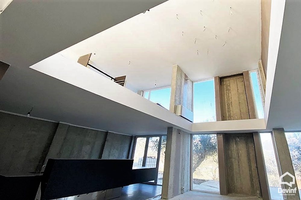 Tirane Shitje Vile  prane Qendres Tregtare TEG vile