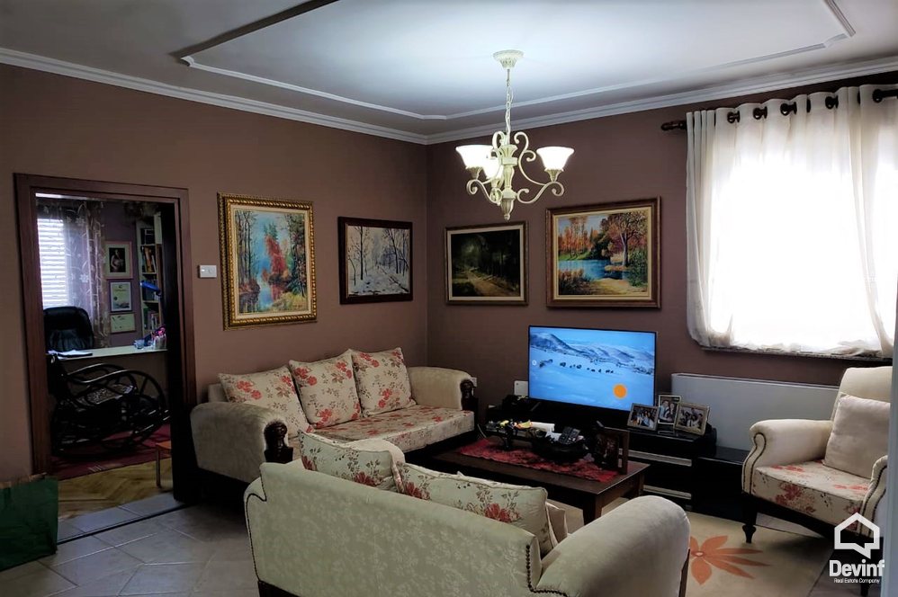Tirane Qera Apartament 4+1+A Apartament ne Bulevardin Zogu i I apartament zyre