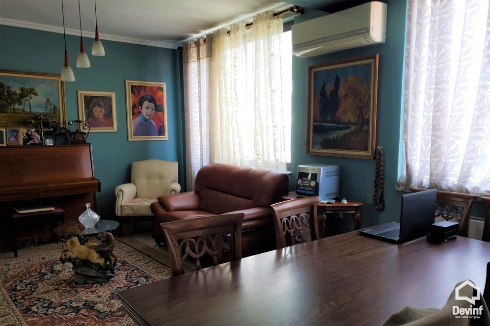 Tirane Qera Apartament 4+1+A Apartament ne Bulevardin Zogu i I apartament zyre