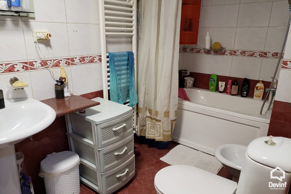 Tirane Qera Apartament 4+1+A Apartament ne Bulevardin Zogu i I apartament zyre