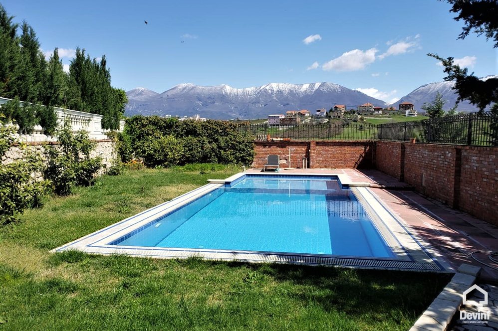 Tirane For Sale Villa Me shume se 4 dhoma A villa in a residential compound located in Farka area Villa Residential Complex