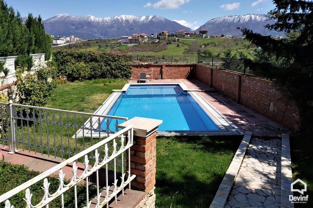 Tirane For Sale Villa Me shume se 4 dhoma A villa in a residential compound located in Farka area Villa Residential Complex