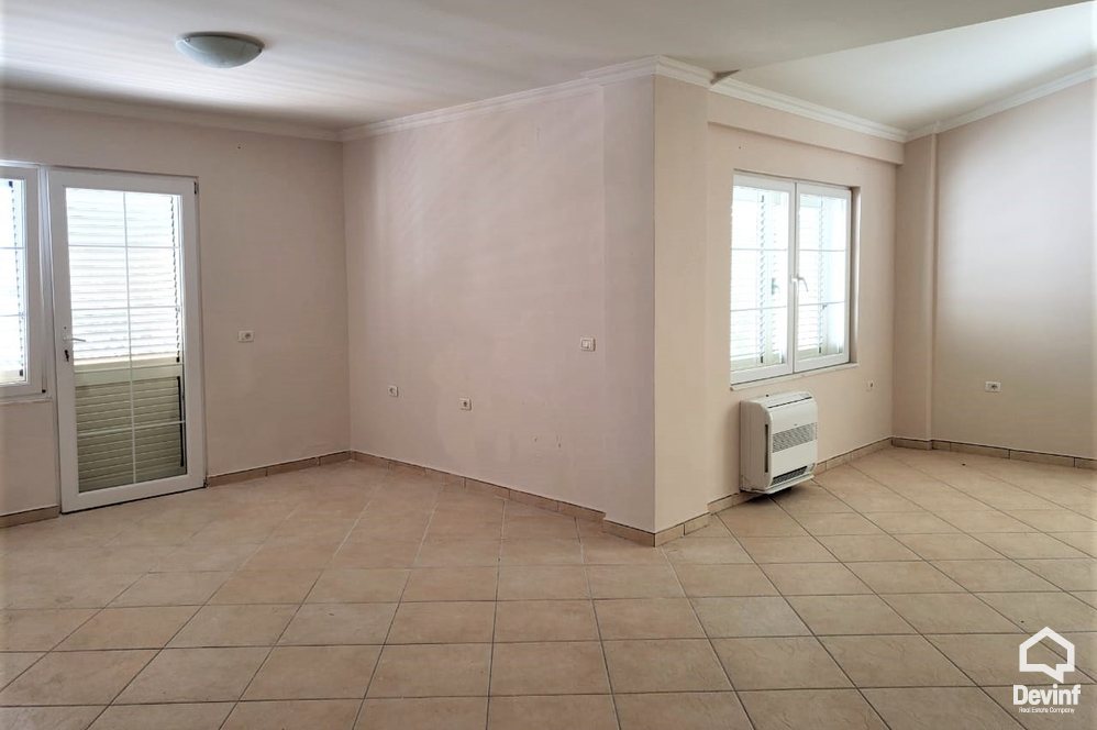 Tirane For Sale Villa Me shume se 4 dhoma A villa in a residential compound located in Farka area Villa Residential Complex