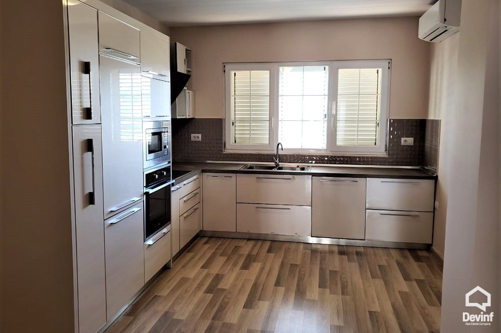 Tirane For Sale Villa Me shume se 4 dhoma A villa in a residential compound located in Farka area Villa Residential Complex