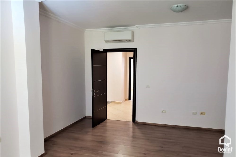 Tirane For Sale Villa Me shume se 4 dhoma A villa in a residential compound located in Farka area Villa Residential Complex