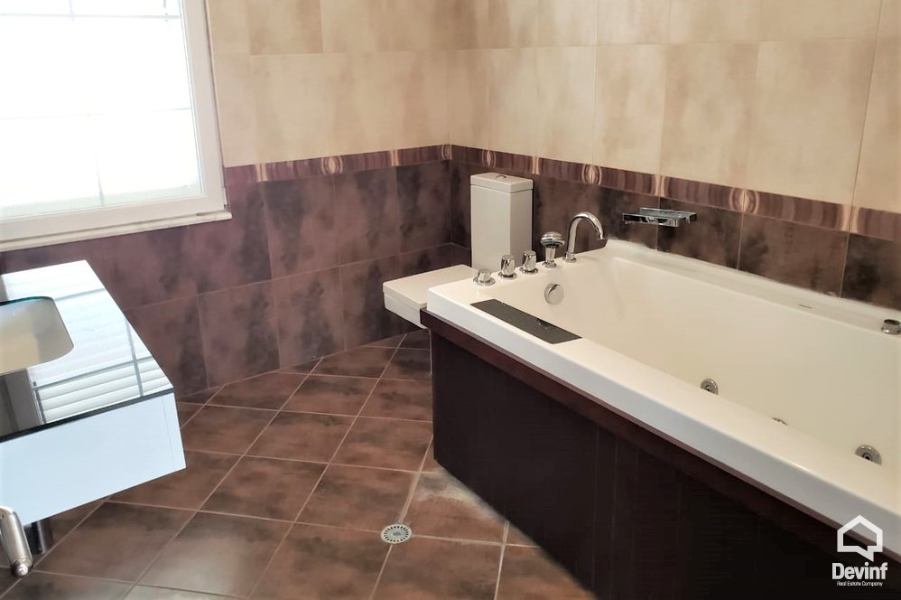 Tirane For Sale Villa Me shume se 4 dhoma A villa in a residential compound located in Farka area Villa Residential Complex