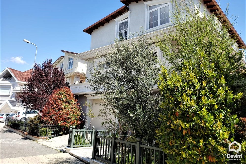 Tirane For Rent Villa Me shume se 4 dhoma A house in a residential compound located in Farka Area Villa Residential Complex