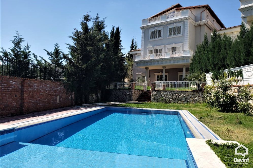 Tirane For Rent Villa Me shume se 4 dhoma A house in a residential compound located in Farka Area Villa Residential Complex