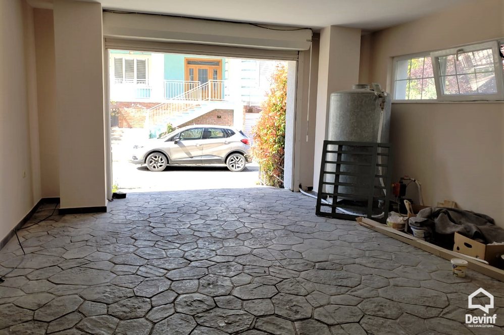 Tirane For Rent Villa Me shume se 4 dhoma A house in a residential compound located in Farka Area Villa Residential Complex