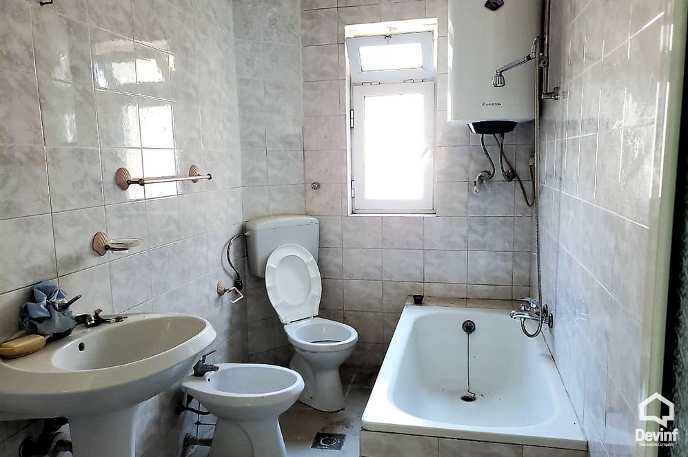 Tirane Shitje Apartament 2+1+A Prane postes tek tregu Cam apartament