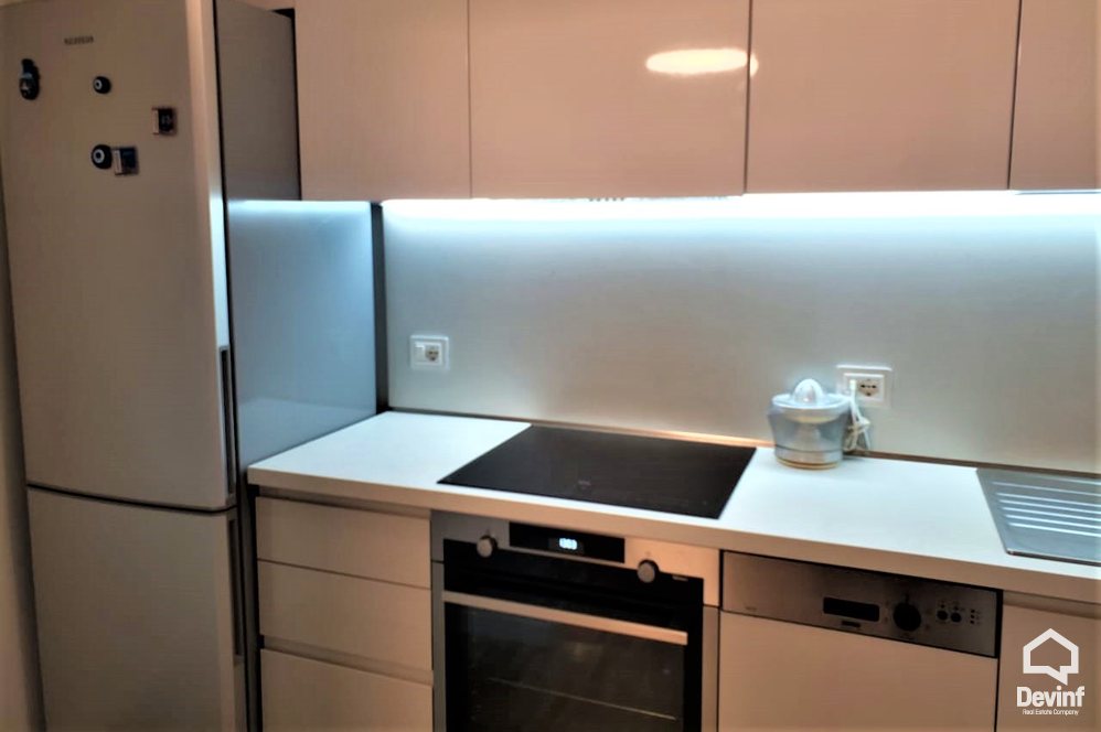 Tirane Qera Apartament 2+1+A Zyra tek Stadiumi Selman Stermasi zyre