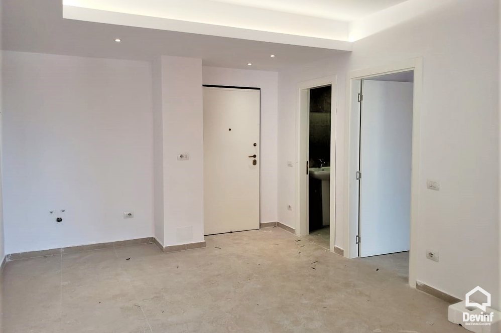 Tirane For Rent Office 1+1+A Office in Myslym Shyri Street Apartment Office