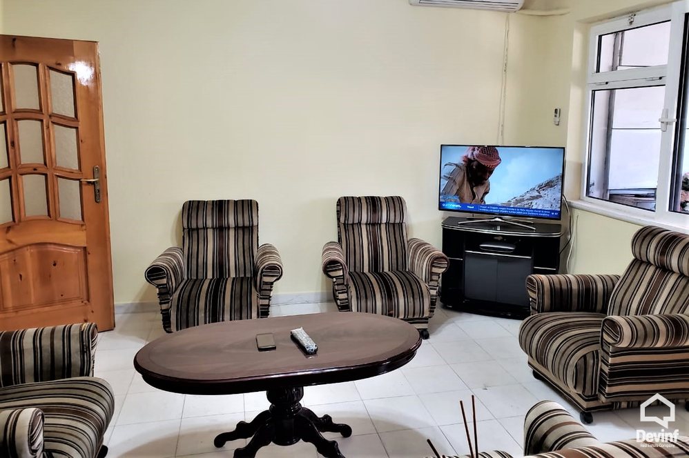 Tirane Qera Apartament 2+1+A Prane pallateve Shallvare ne qender apartament
