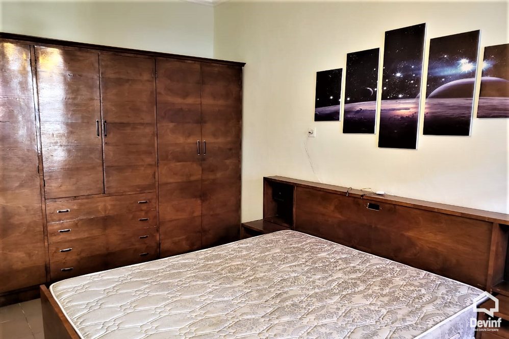Tirane Qera Apartament 2+1+A Prane pallateve Shallvare ne qender apartament