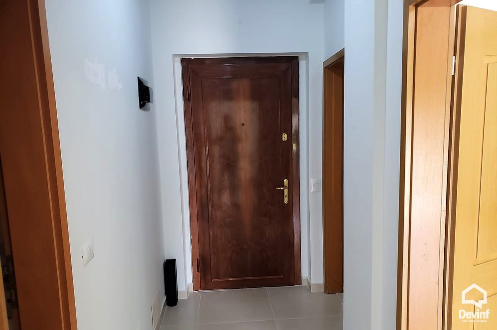 Tirane Qera Apartament 3+1+G Ne zonen e Bllokut apartament zyre