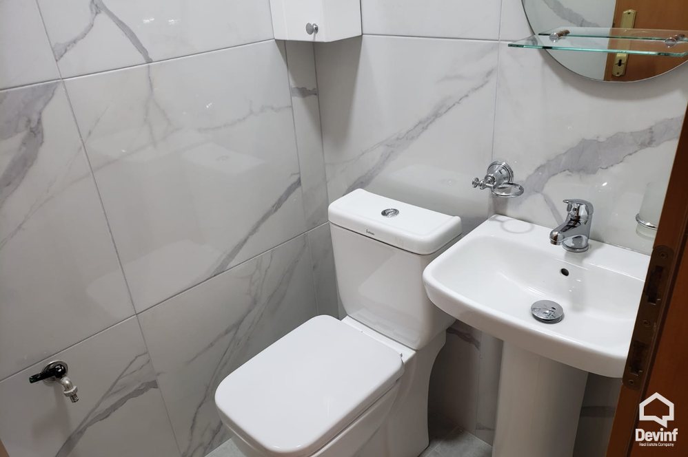 Tirane Qera Apartament 3+1+G Ne zonen e Bllokut apartament zyre