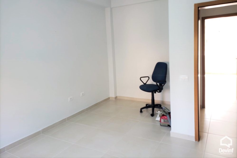 Tirane Qera Apartament 3+1+G Ne zonen e Bllokut apartament zyre
