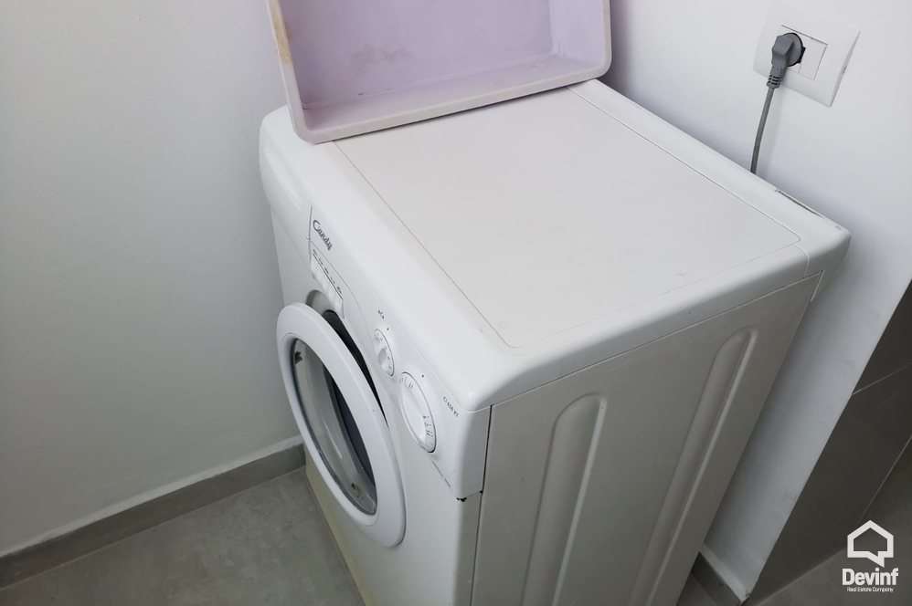Tirane Qera Apartament 3+1+G Ne zonen e Bllokut apartament zyre