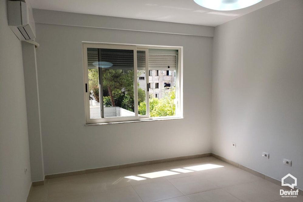 Tirane Qera Apartament 3+1+G Ne zonen e Bllokut apartament zyre